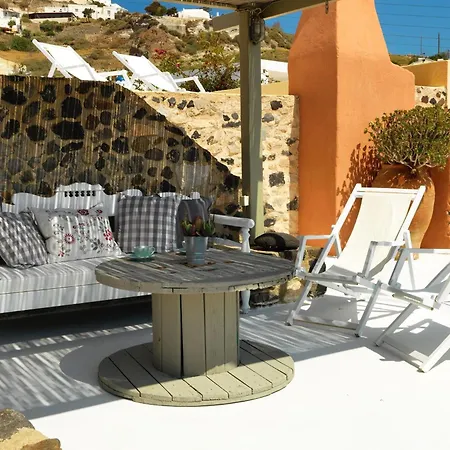 Magnificent Santorini Villas | 6 Bedrooms | Zoldyk Houses | Spacious Terrace With Courtyard Views | Βίλα Έξω Γωνιά