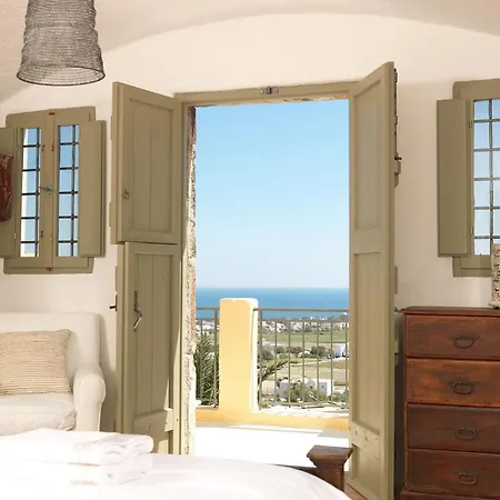 Βίλα Magnificent Santorini Villas | 6 Bedrooms | Zoldyk Houses | Spacious Terrace With Courtyard Views | Έξω Γωνιά