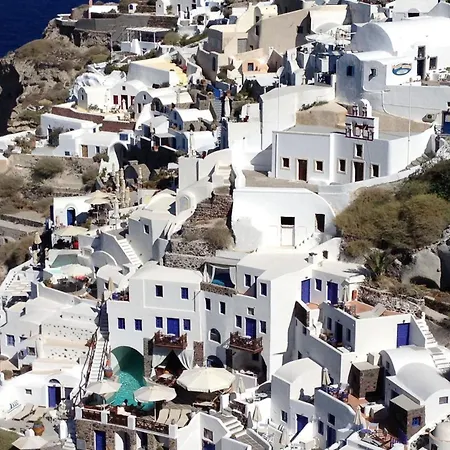 וילה Magnificent Santorini Villas | 6 Bedrooms | Zoldyk Houses | Spacious Terrace With Courtyard Views |
